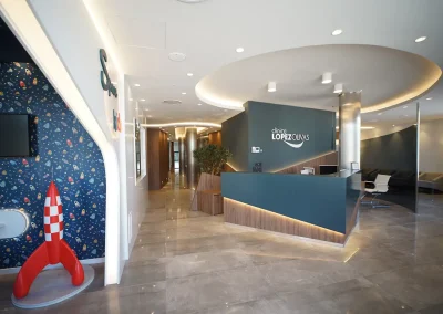 Zona bienvenida ClÃ­nica Dental LÃ³pez Olivas - Dentistas en Teruel