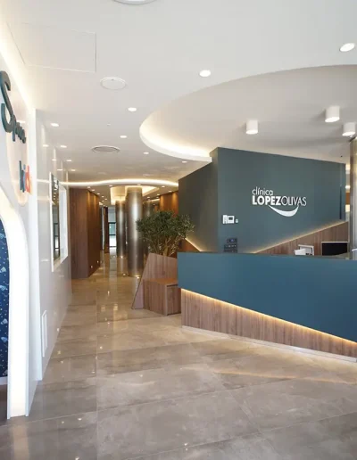 Zona bienvenida Clínica Dental López Olivas - Dentistas en Teruel
