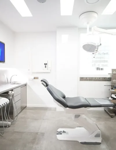 Modernas instalaciones zona quirúrgica Clínica Dental López Olivas - Dentistas en Teruel